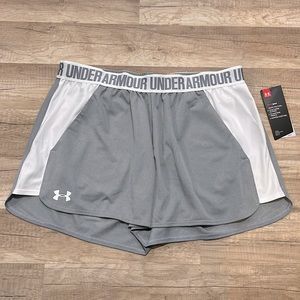 Under Armour gray women’s shorts heat gear loose large L